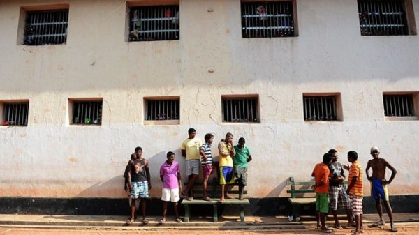 Sri Lanka hapishanelerinde yıllarca bazıları ölümle sonuçlanan şiddetli isyanlar meydana geldi