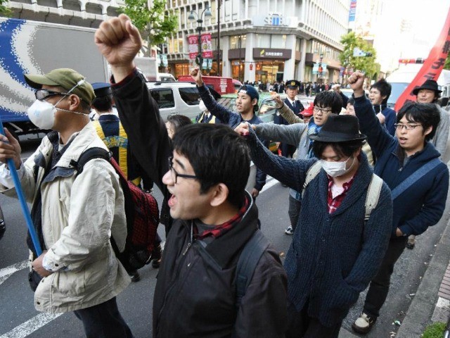 Japonya: Komünist ‘Kaybeden Devrimciler İttifakı’ Noel-Karşıtı Protesto Düzenledi