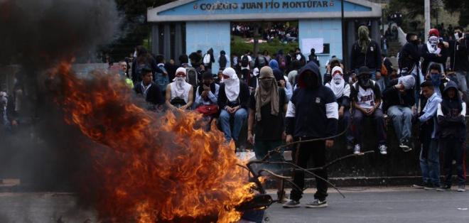 Ekvador: Kolej Öğrencileri Polisle Çatıştı