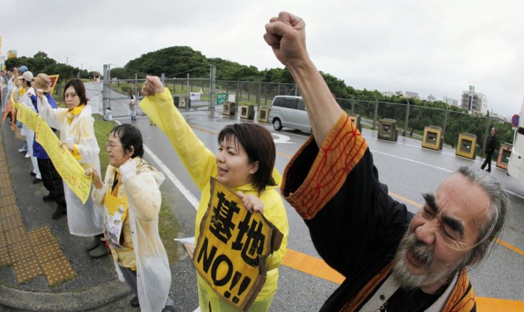Japonya: Okinawa'daki ABD Üssünü Binler Protesto Etti