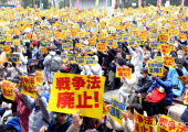 Japonya: Binlerce Kişi Güvenlik Yasalarını Protesto Etti