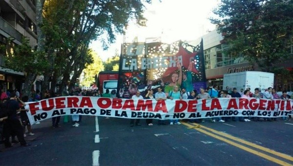 23 Mart 2016 tarihinde Obama'nın Arjantin ziyaretine karşı düzenlenen protestolardan bir kare | Fotoğraf: @fpdsnacional