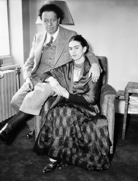 Frida Kahlo, Meksika muralist ve eşi Diego Rivera ile birlikte / Fotoğraf: EFE
