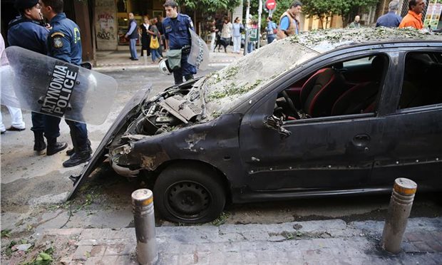 Yunanistan: Nemesis Projesi: Ateş Hücreleri Komplosu Hakim Tsataninin Evine Yapılan Bombalı Saldırıyı Üstlendi