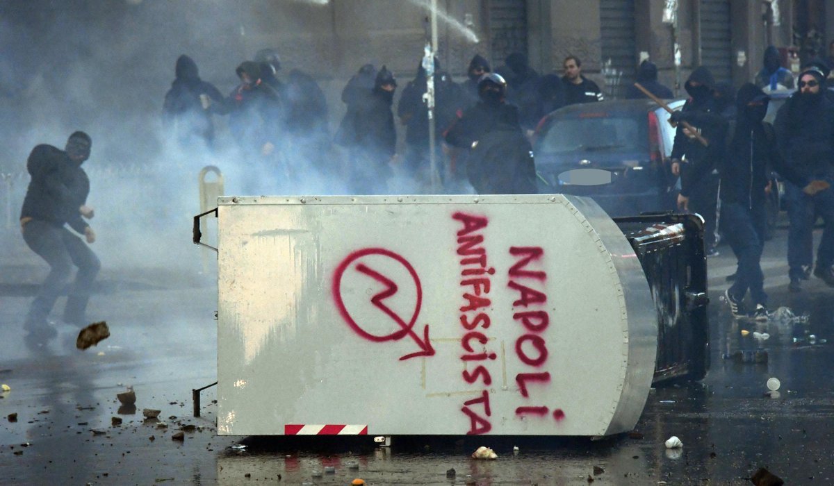 İtalya: Napoli’de Antifa Yürüyüşü