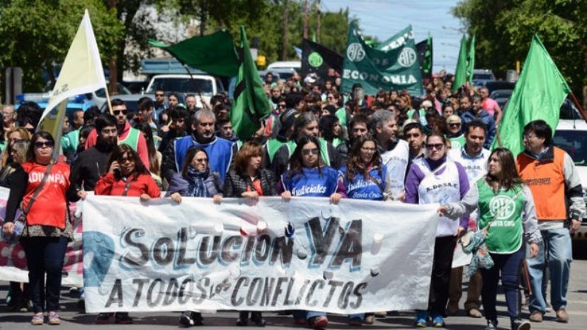 Arjantin: İşçiler Polis Şiddetini Protesto Etti