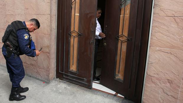 Meksika: Feminist Komandolardan Anglikan Kilisesi Konferansına Bombalı Eylem