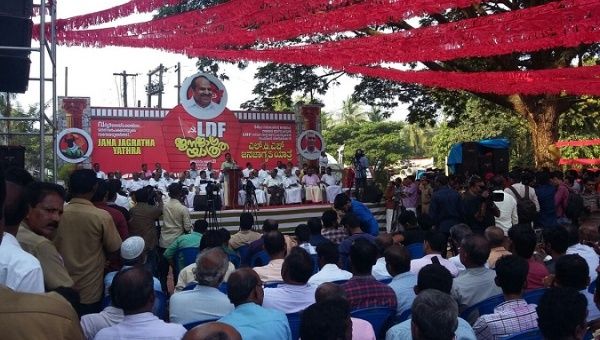 Hindistan: Kerala Sol Demokratik Cephe Eyalet Hükümeti Merkezi Hükümete Karşı Yürüyor