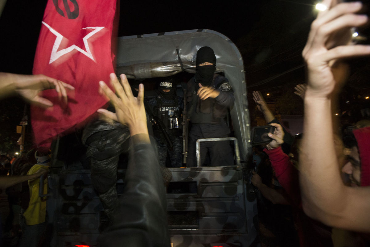 Honduras: Direniş Sonucu Polis Halka Saldırı Emirlerine Uymama Kararı Aldı
