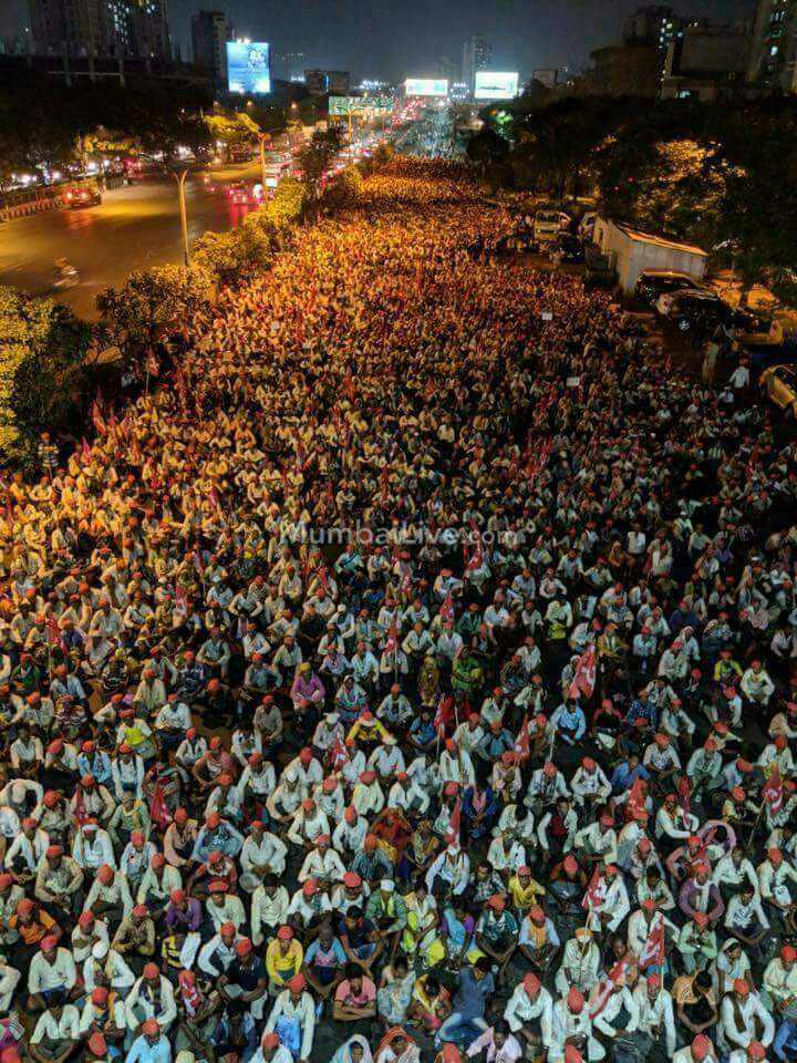 Hindistan: Toprak Reformu Yürüyüşüne 50 Bin Çiftçi Katıldı