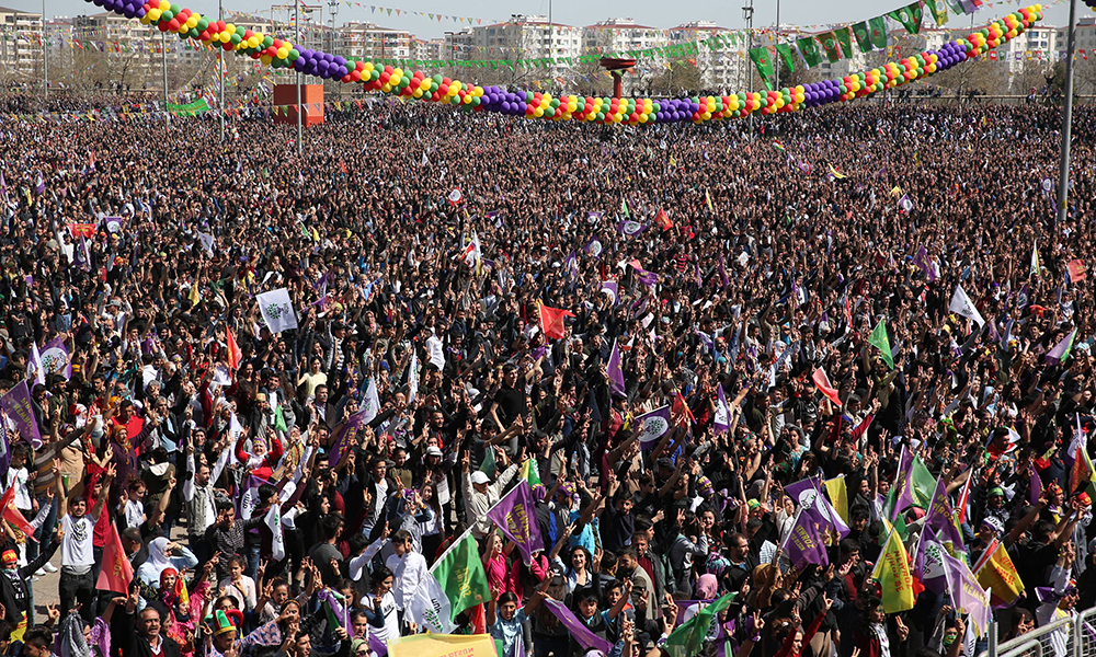 Milyonlar Ayağa Kalktı: Efrin’e Selam, Newroz Piroz Be!