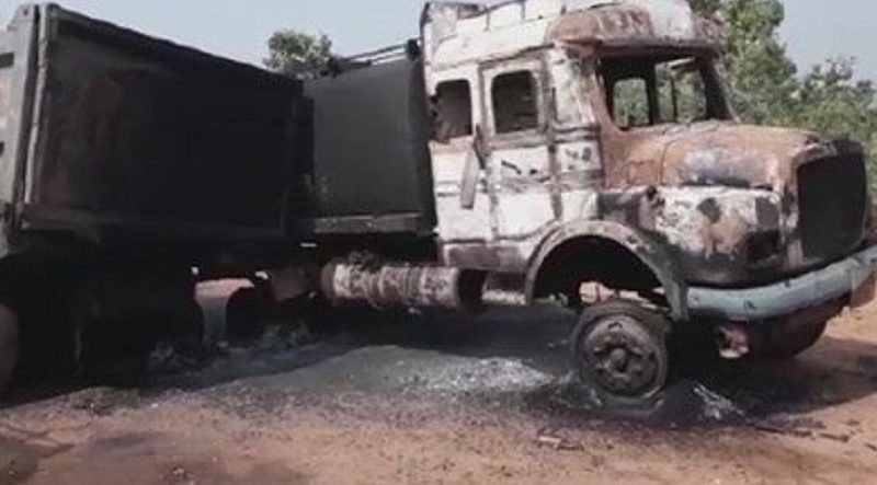 Hindistan: HKP(Maoist) 10 Adet İş Makinasını İmha Etti