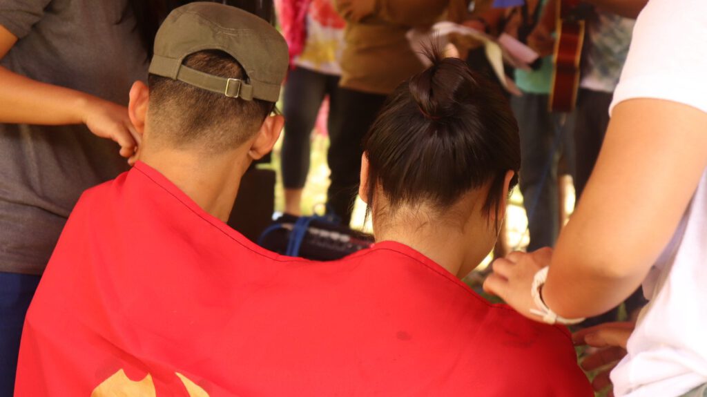 Filipinler: YHO’nun ‘COVİD’siz Bölgesinde’ Gençlik Konferansı ve Düğün Töreni Yapıldı