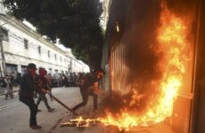 Guatemala: Salgında Direniş Sürüyor, Meclis Ateşe Verildi [Fotohaber]
