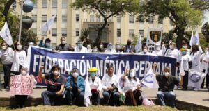 Peru: Sağlık Emekçileri Süresiz Grev İlan Etti